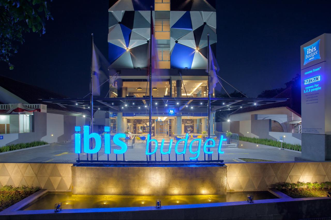 Ibis Budget チルボン エクステリア 写真