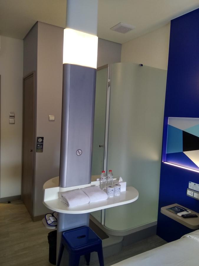 Ibis Budget チルボン エクステリア 写真